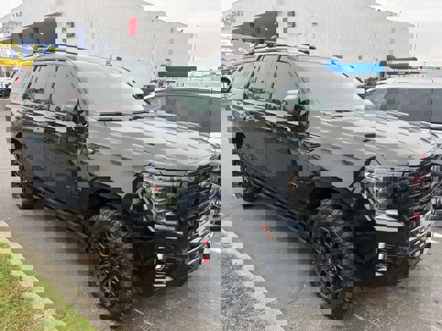 Used 2023 GMC Yukon AT4 w/ Technology Package image 3