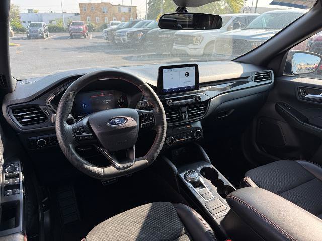 Certified 2023 Ford Escape ST-Line AWD/4WD image 18