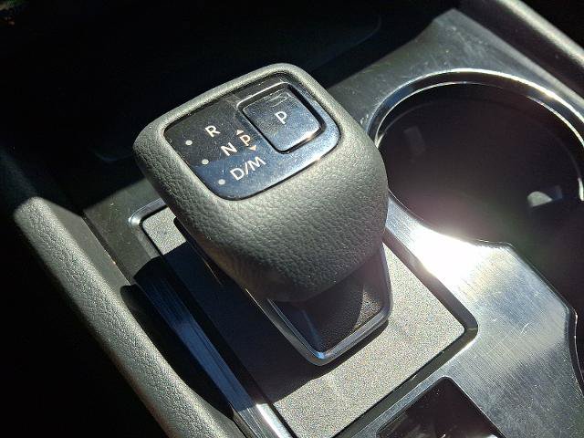 Used 2024 Nissan Rogue S FWD image 14