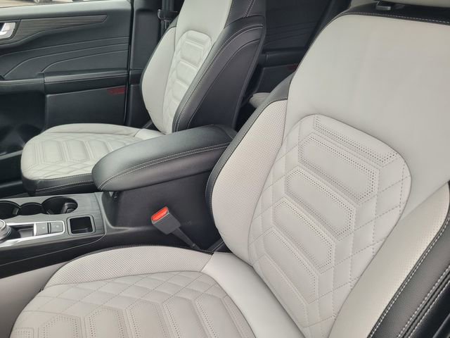 Certified 2023 Ford Escape SE w/ PHEV Premium Package image 11