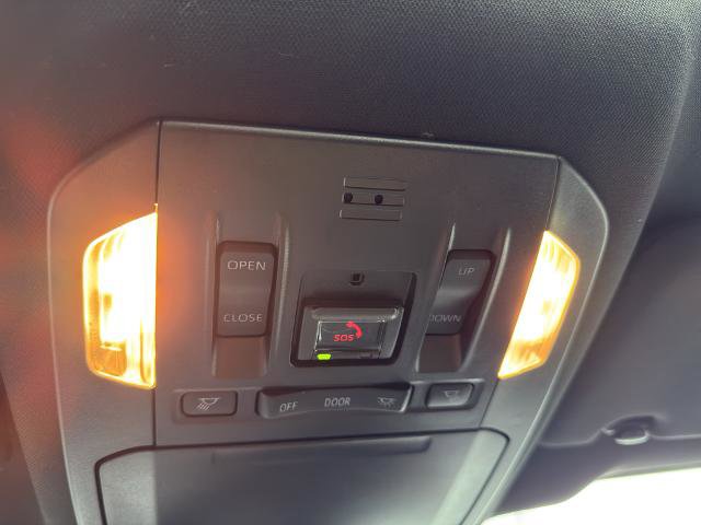 Used 2023 Toyota Highlander XSE AWD/4WD image 32