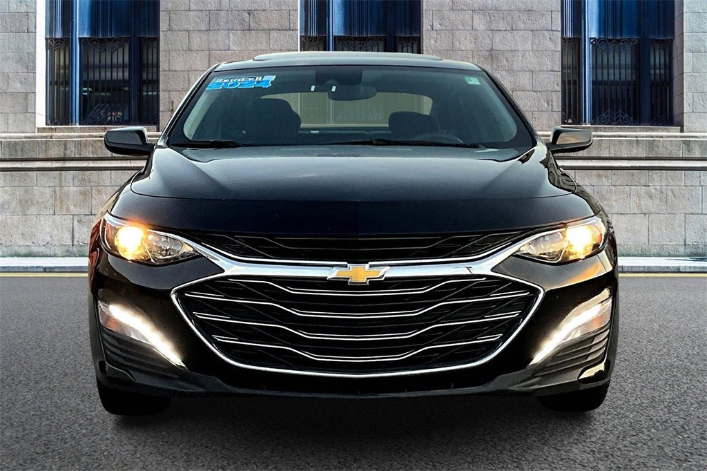 Used 2024 Chevrolet Malibu LT image 3