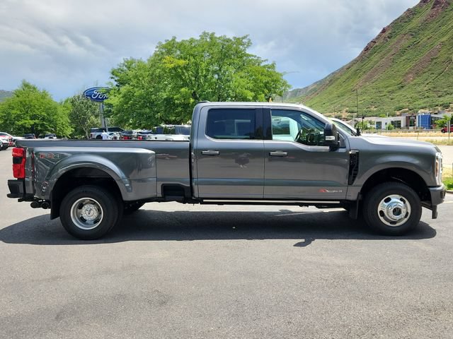 Certified 2025 Ford F350 Platinum AWD/4WD image 2