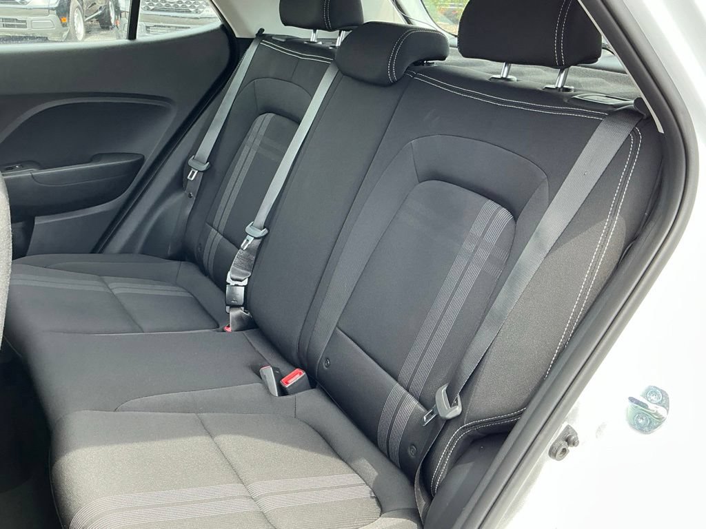 Used 2025 Hyundai Venue SEL FWD image 25