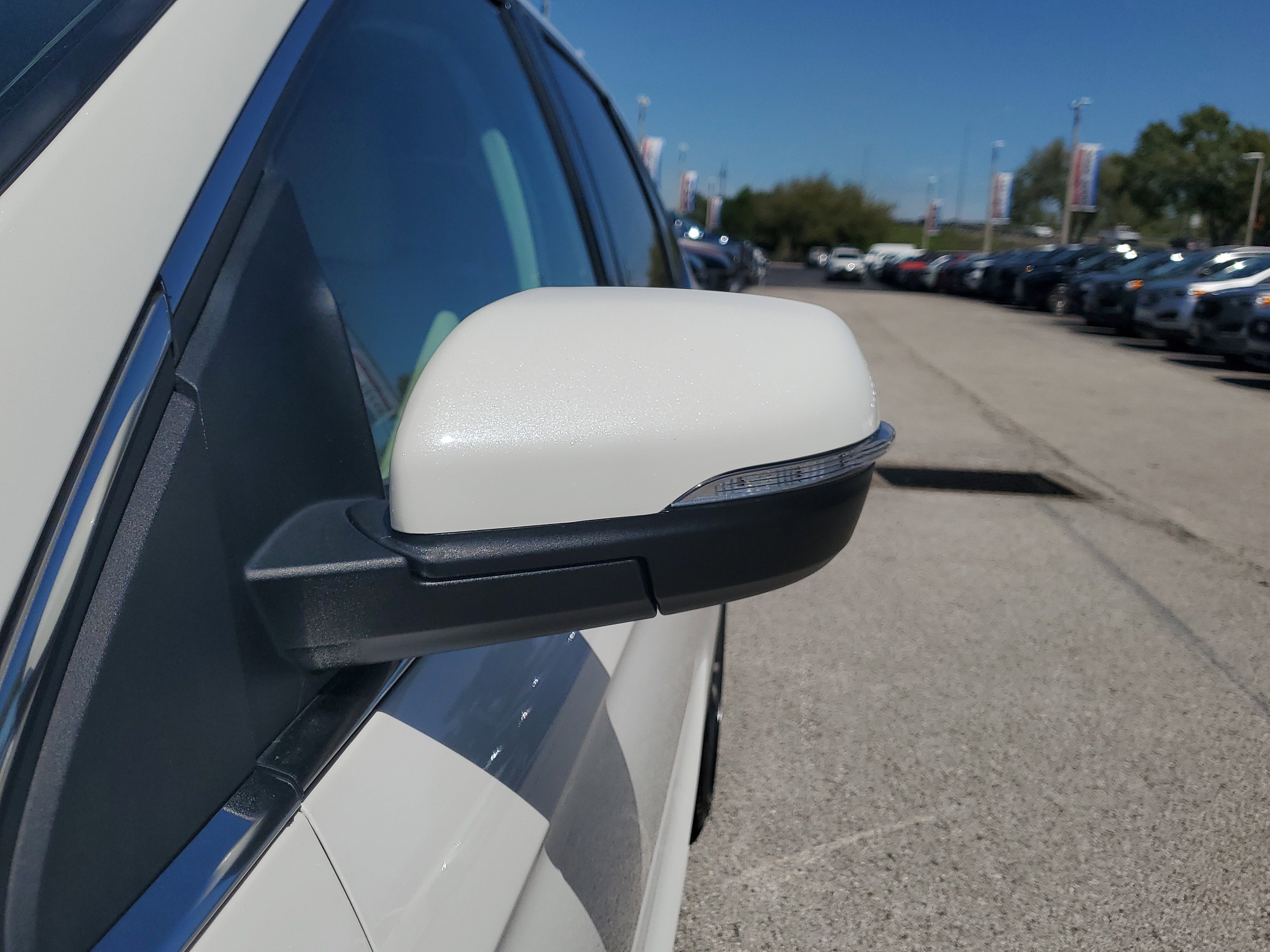 Certified 2023 Ford Edge Titanium w/ Class II Trailer Tow Package image 7