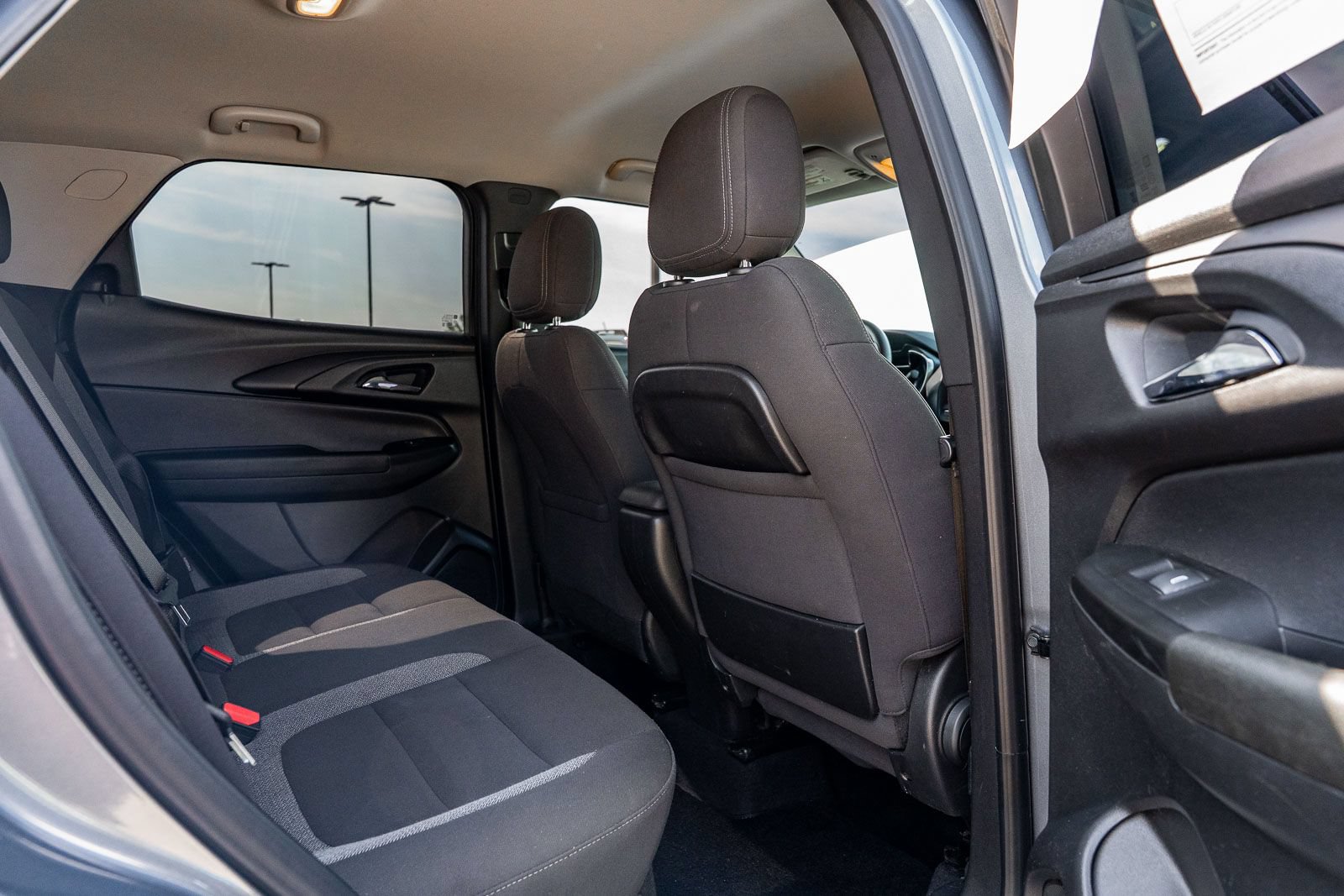 Used 2021 Chevrolet TrailBlazer LT FWD image 13