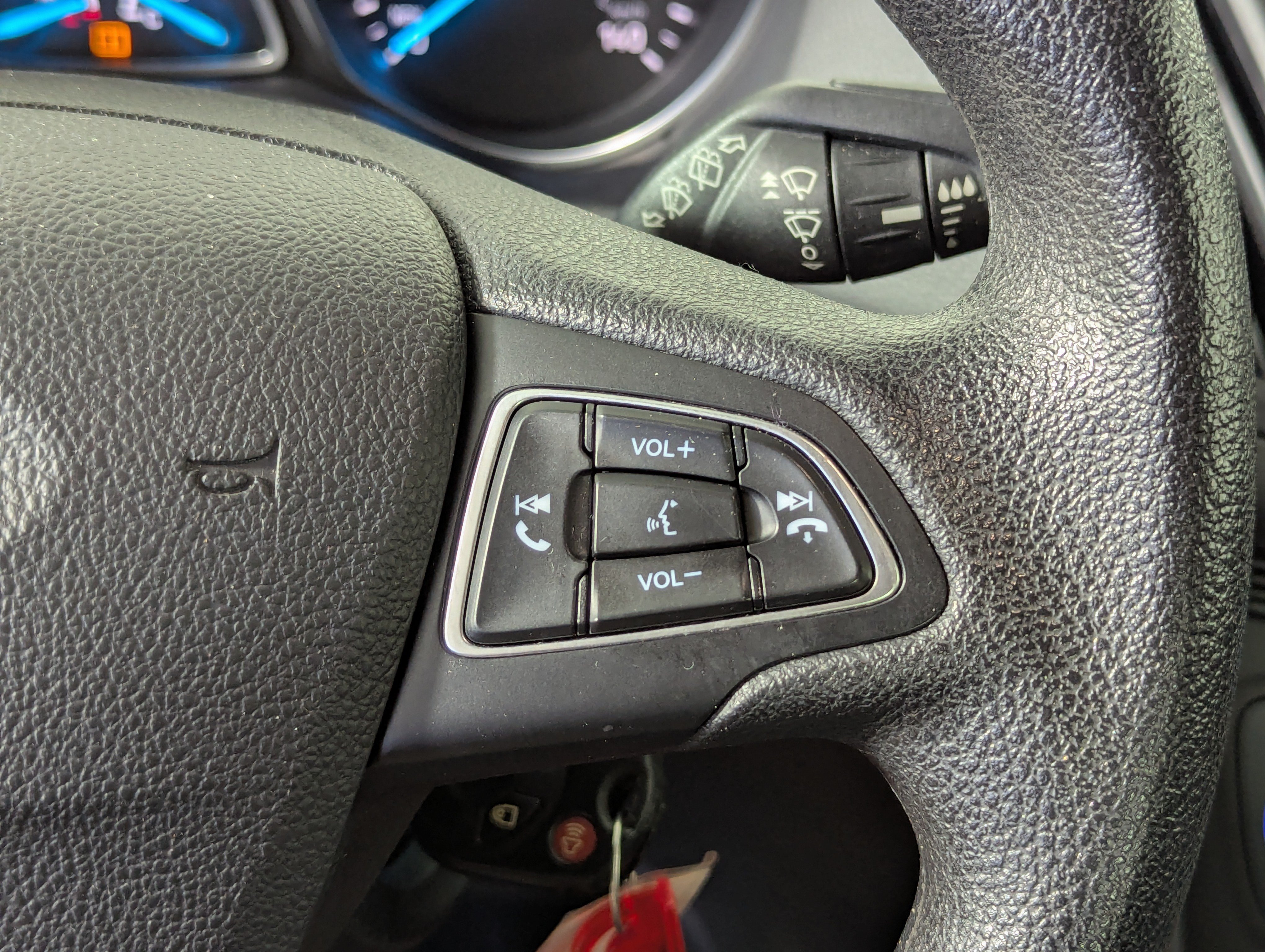 Certified 2018 Ford Escape SE FWD image 29