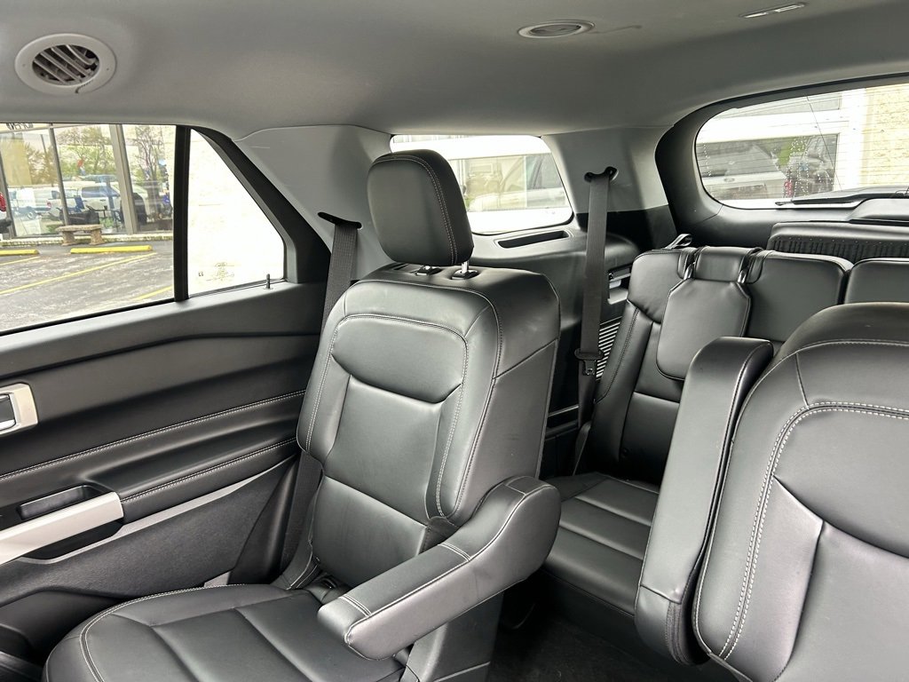Certified 2022 Ford Explorer XLT w/ Equipment Group 202A image 15