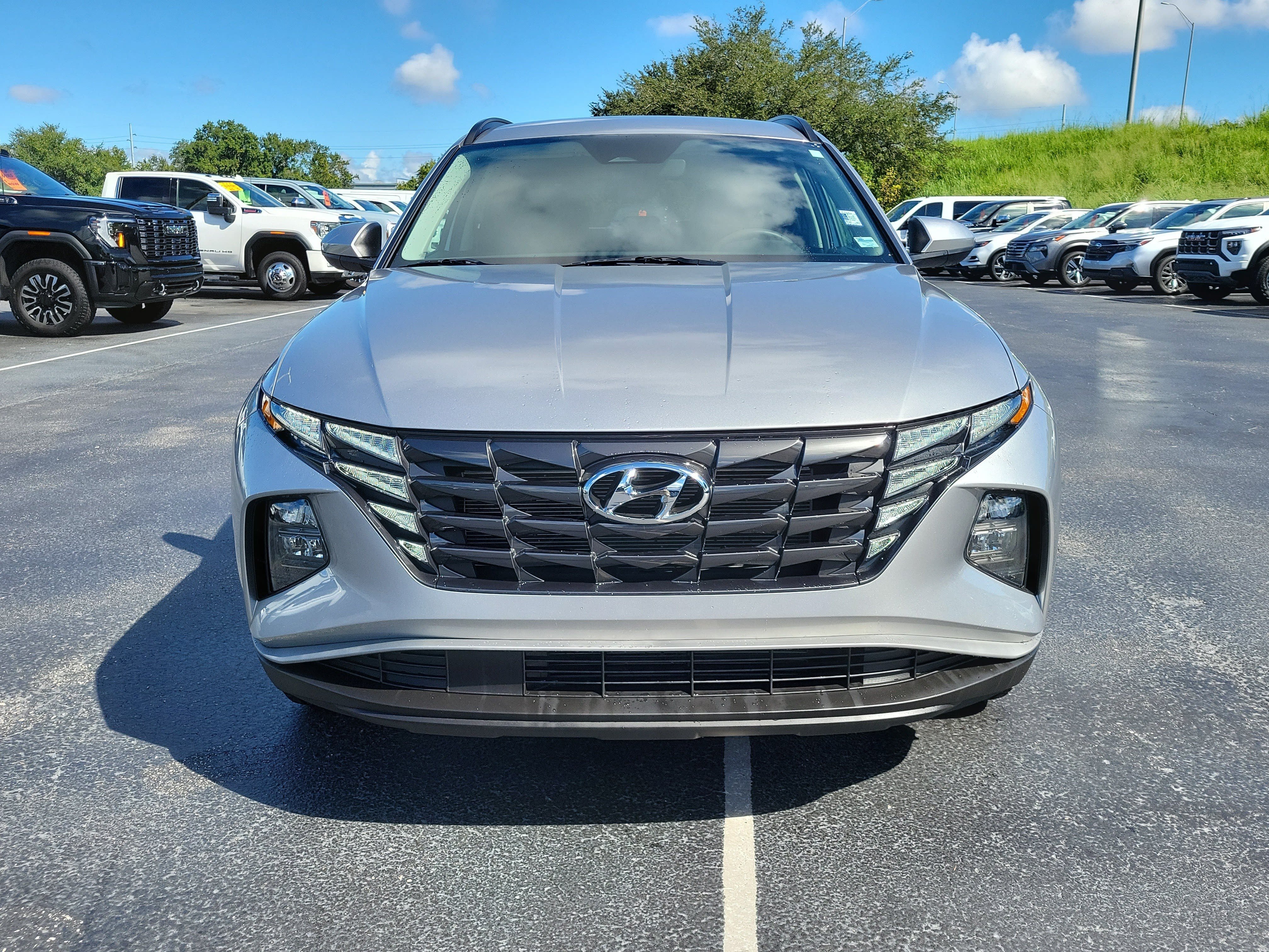 Used 2024 Hyundai Tucson SEL FWD image 2