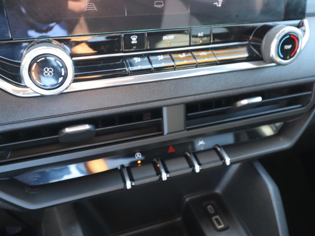 Used 2024 Chevrolet Colorado W/T image 21