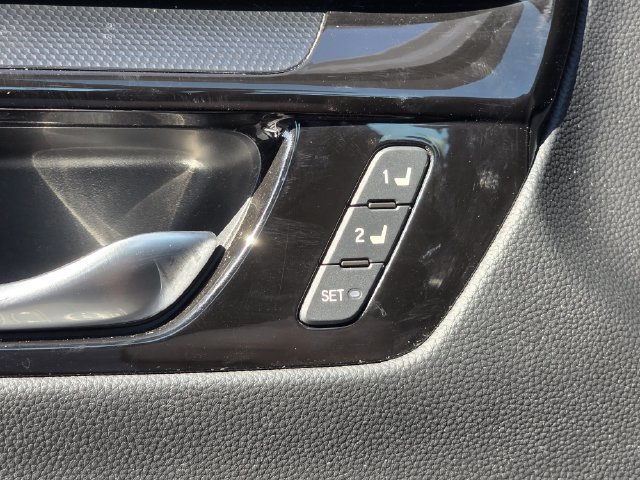 Used 2023 Honda CR-V EX-L image 17