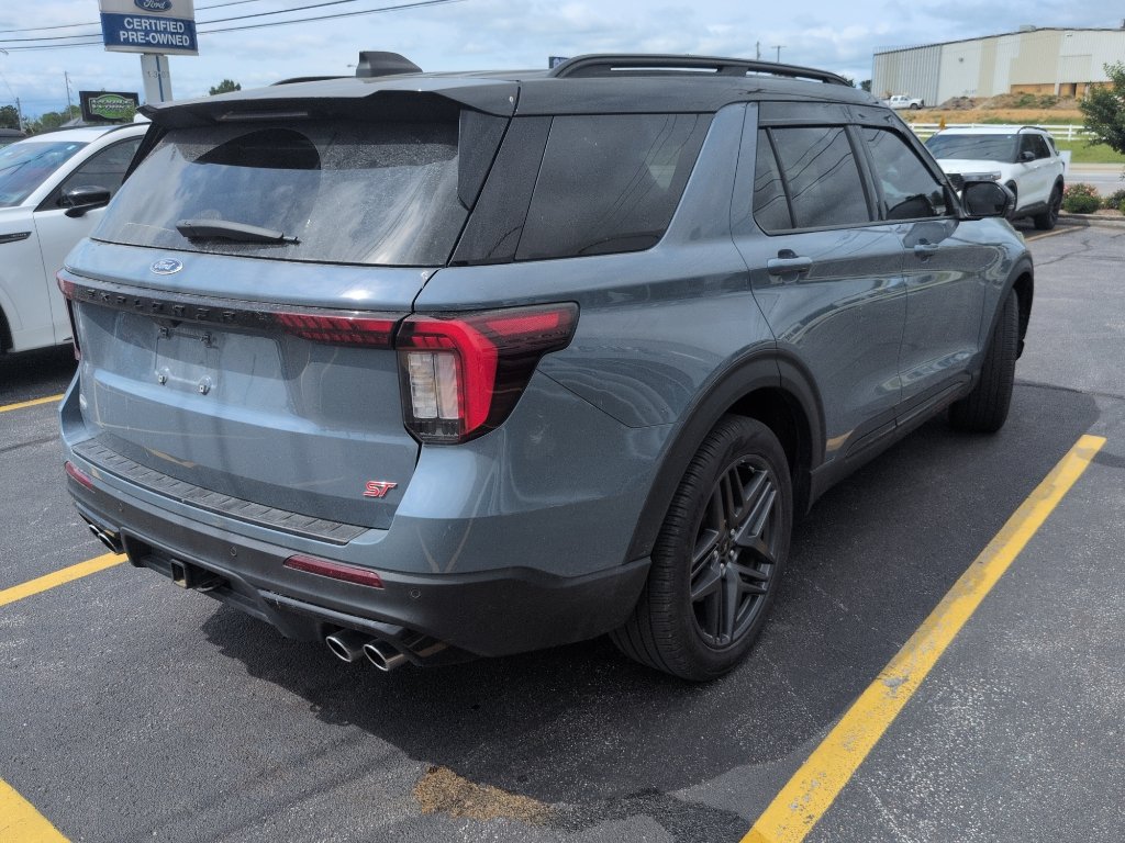 Certified 2025 Ford Explorer ST AWD/4WD image 3