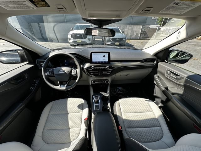 Certified 2023 Ford Escape Active AWD/4WD image 16