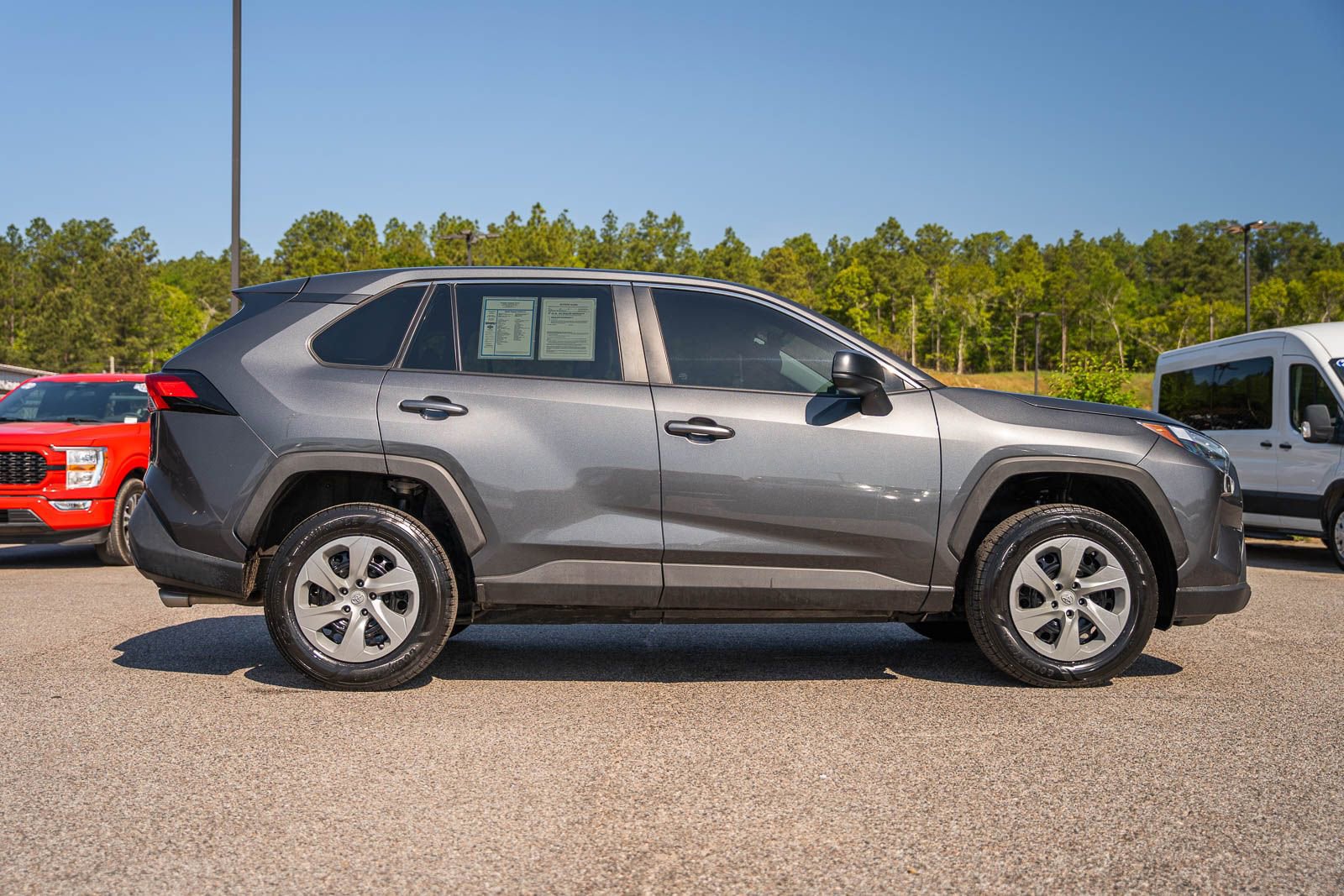 Used 2023 Toyota RAV4 LE FWD image 8