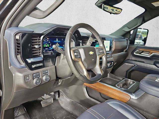 Used 2024 Chevrolet Silverado 3500 High Country w/ High Country Premium Package AWD/4WD image 8