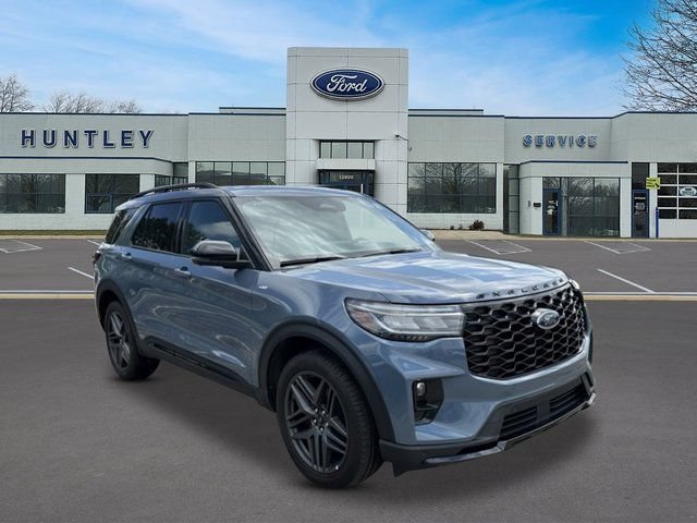 Certified 2025 Ford Explorer ST-Line w/ Premium Package AWD/4WD image 3