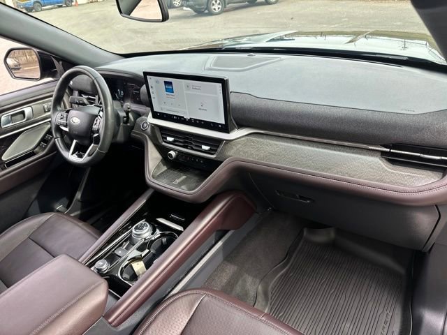 Certified 2025 Ford Explorer Platinum w/ Ultimate Package image 31