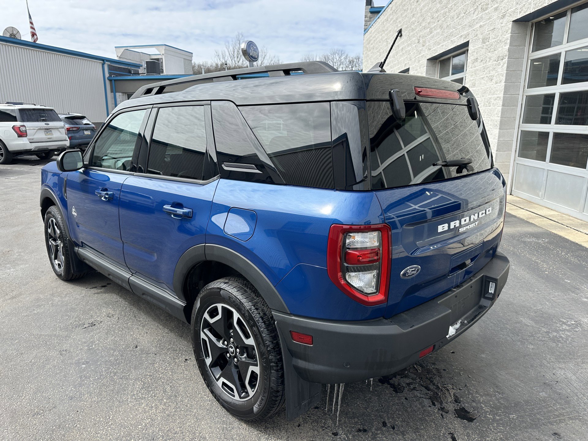 Certified 2023 Ford Bronco Sport Outer Banks w/ Tech Package AWD/4WD image 5