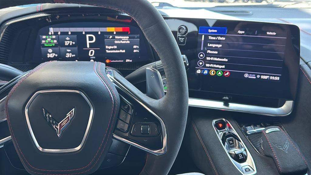 Used 2022 Chevrolet Corvette Stingray Premium Cpe w/ Z51 Performance Package RWD image 9