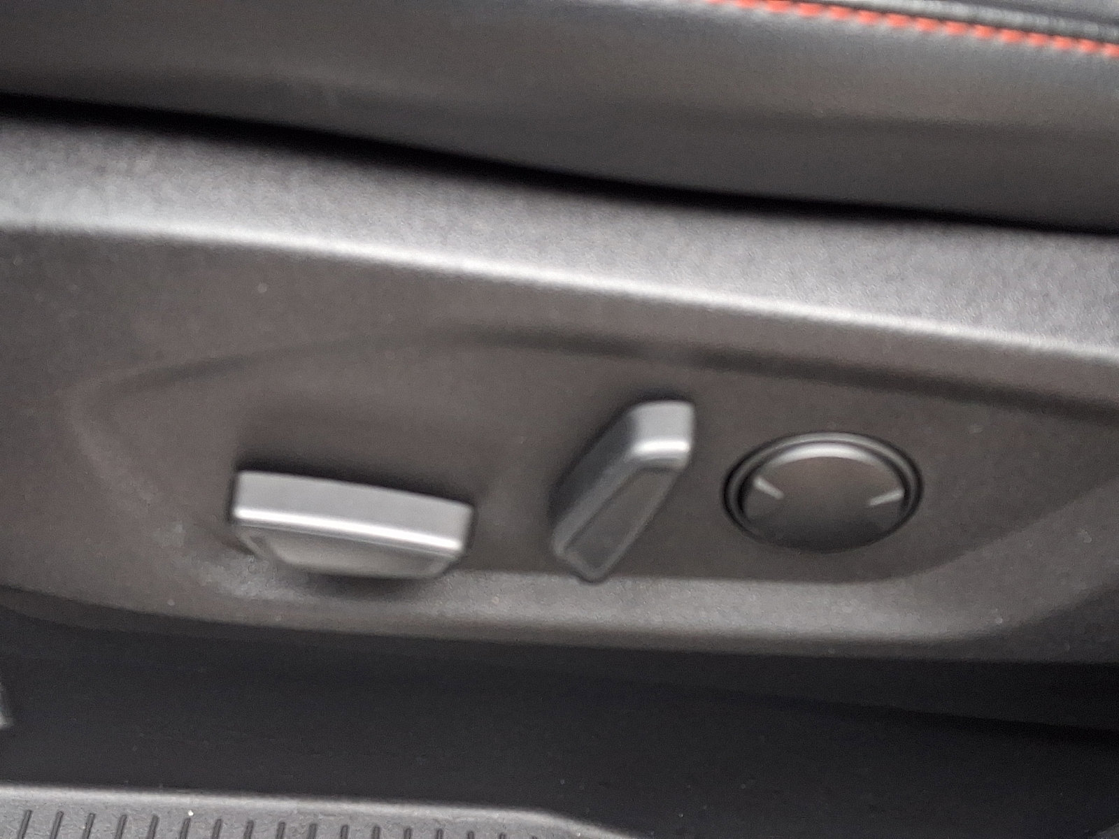 Certified 2022 Ford Edge ST-Line image 18