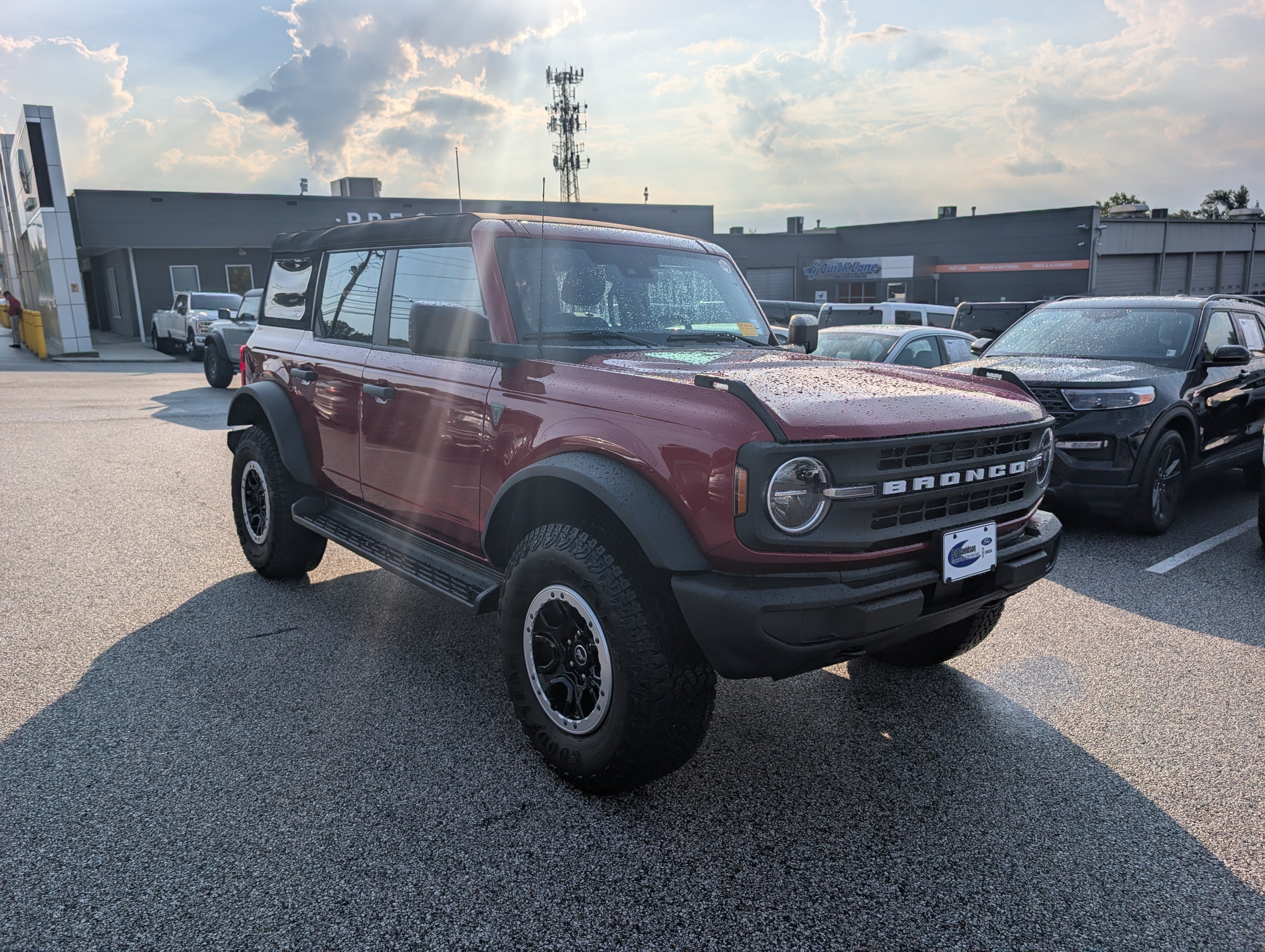 Certified 2025 Ford Bronco 4-Door w/ Sasquatch Package AWD/4WD image 9