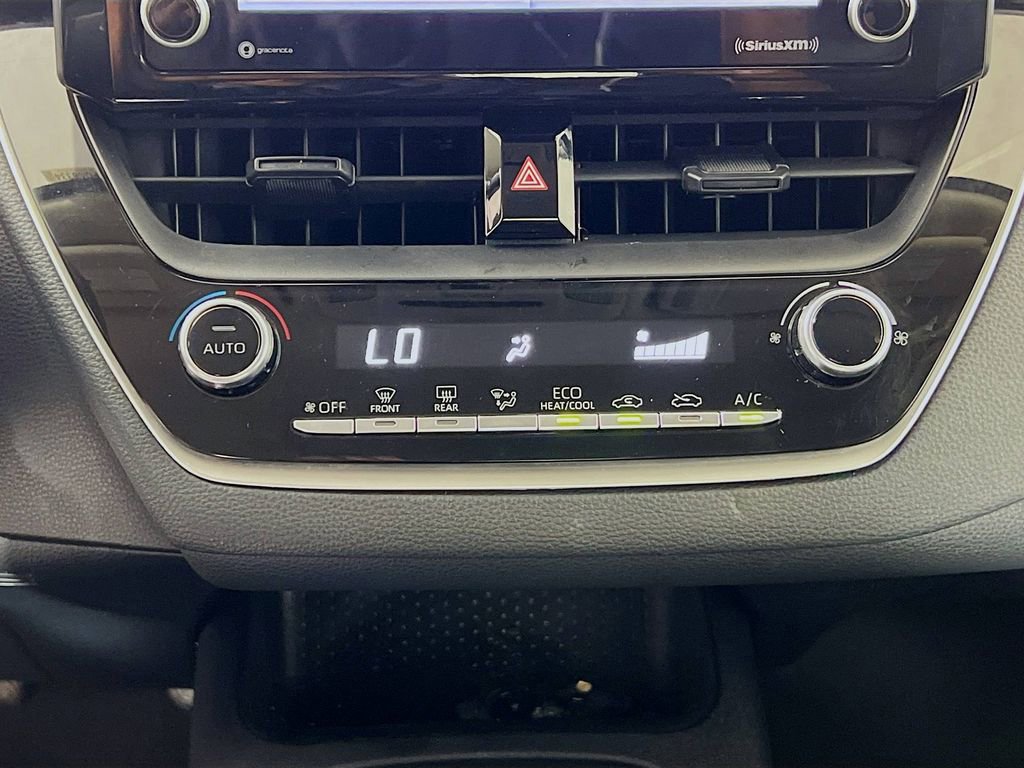 Used 2022 Toyota Corolla LE image 17