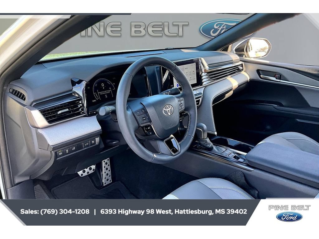 Used 2025 Toyota Camry SE w/ Convenience Package FWD image 12