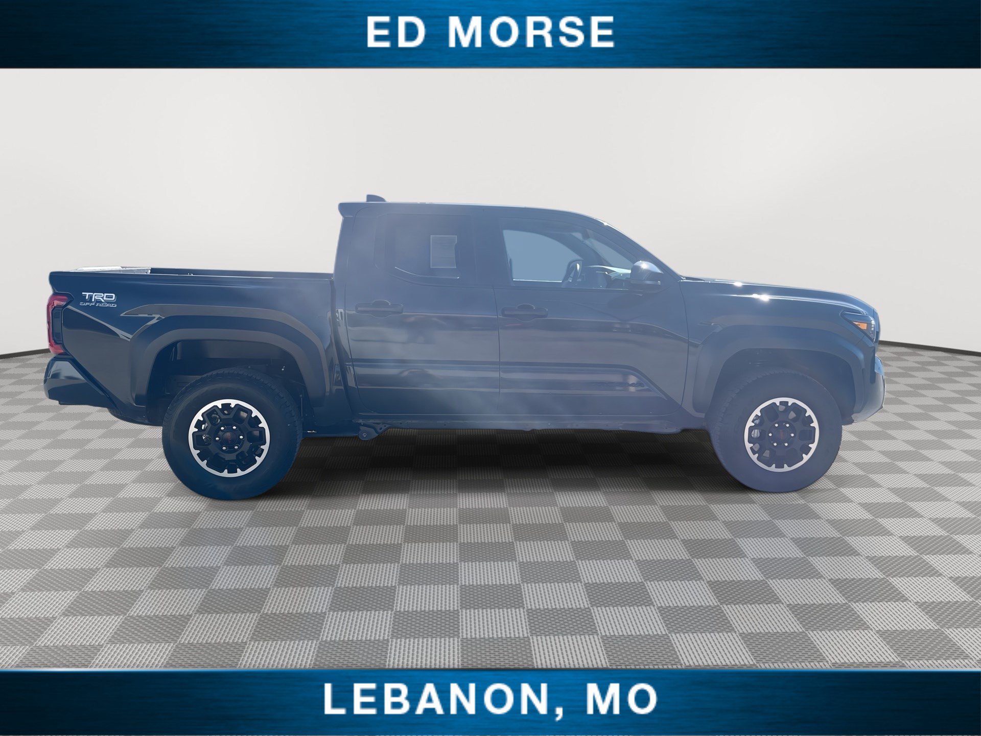 Used 2025 Toyota Tacoma TRD Off-Road AWD/4WD image 9