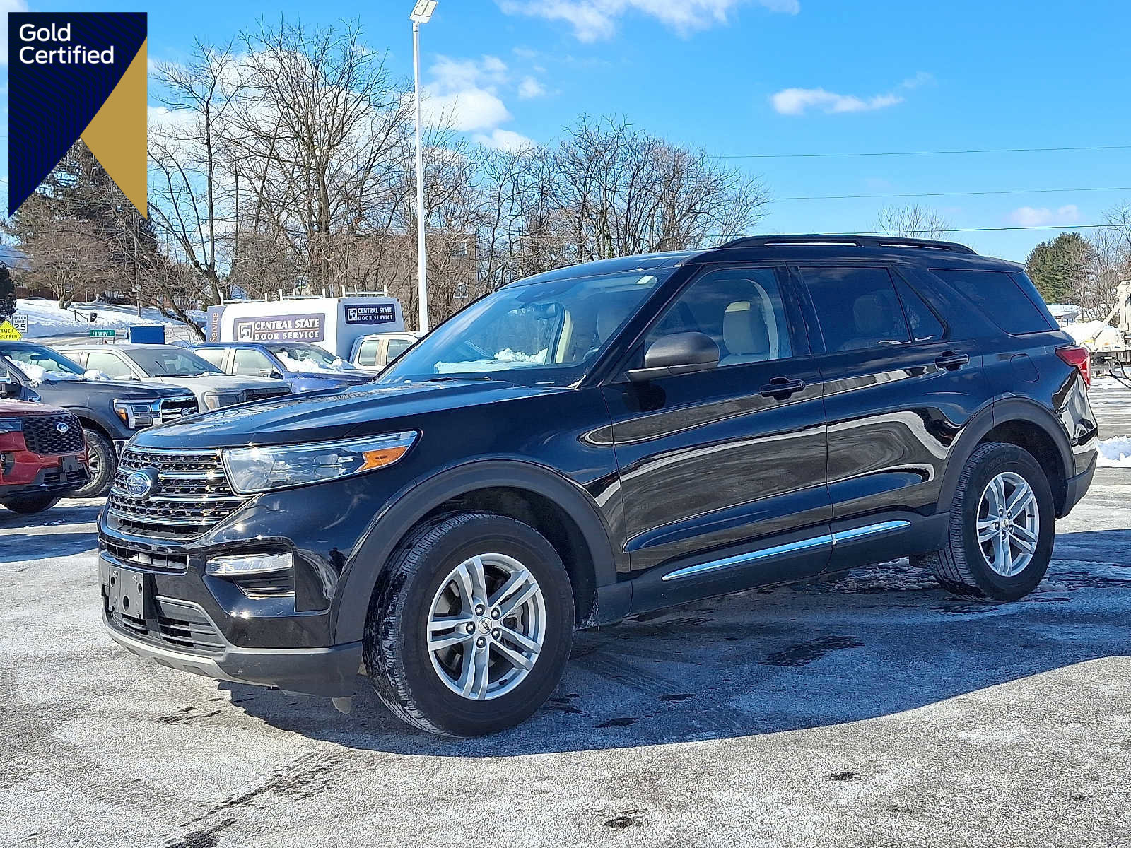 Certified 2022 Ford Explorer XLT w/ Equipment Group 202A image 1