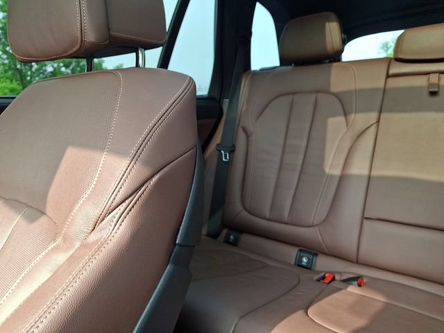 Used 2020 BMW X5 M50i w/ Executive Package AWD/4WD image 21