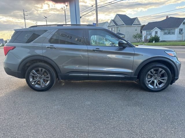 Certified 2024 Ford Explorer XLT w/ Equipment Group 202A AWD/4WD image 5