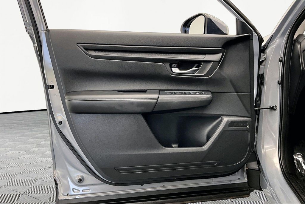 Used 2025 Honda CR-V LX image 23