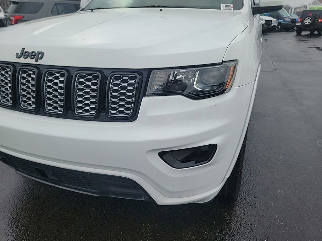 Used 2021 Jeep Grand Cherokee Laredo X image 17