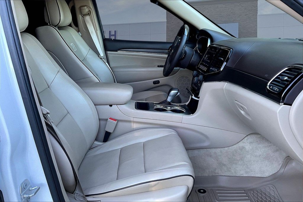 Used 2019 Jeep Grand Cherokee Overland RWD image 30