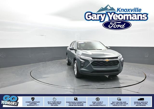 Used 2025 Chevrolet Trax LS w/ LS Convenience Package image 1