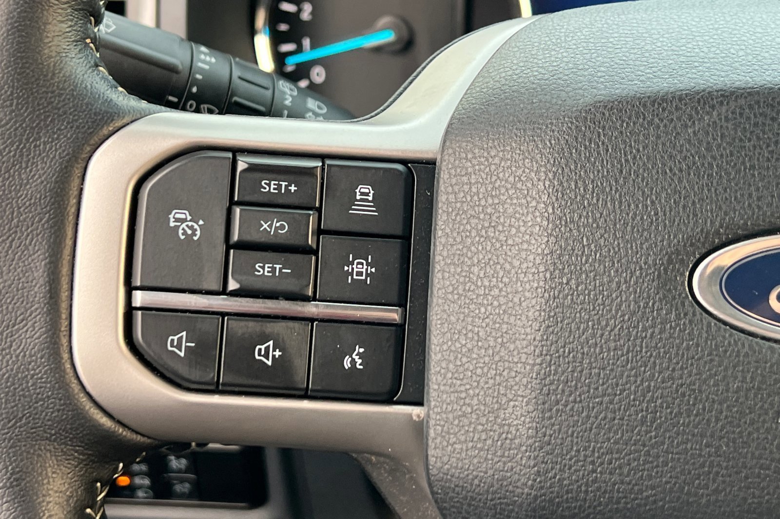 Certified 2024 Ford Expedition XLT image 28