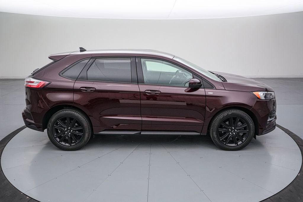 Certified 2024 Ford Edge ST-Line AWD/4WD image 4