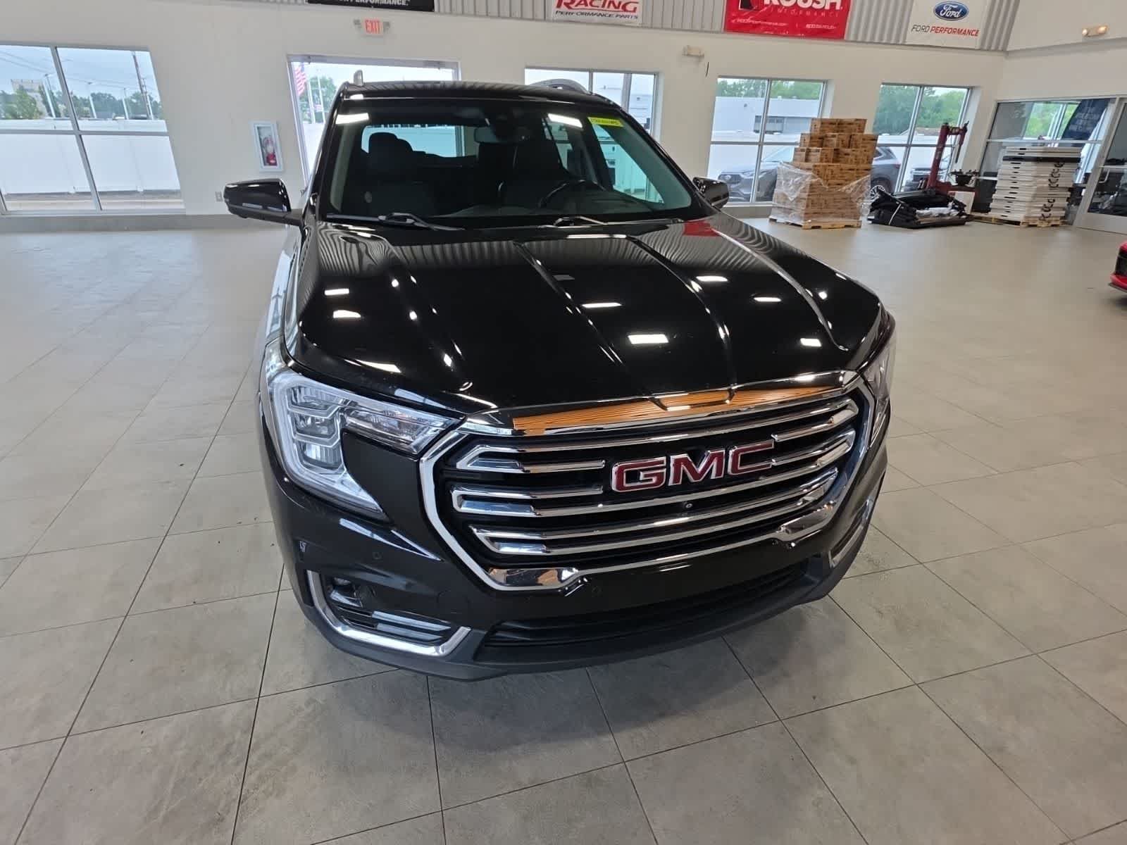 Used 2022 GMC Terrain SLT w/ Infotainment Package II AWD/4WD image 4