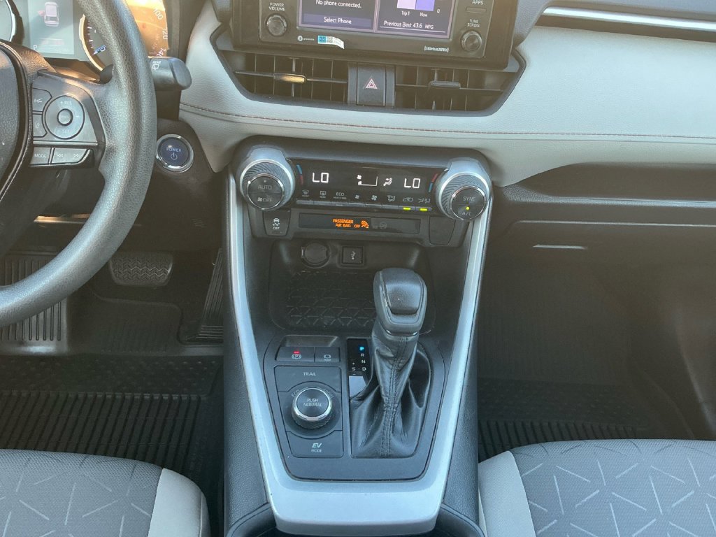 Used 2021 Toyota RAV4 XLE AWD/4WD image 20