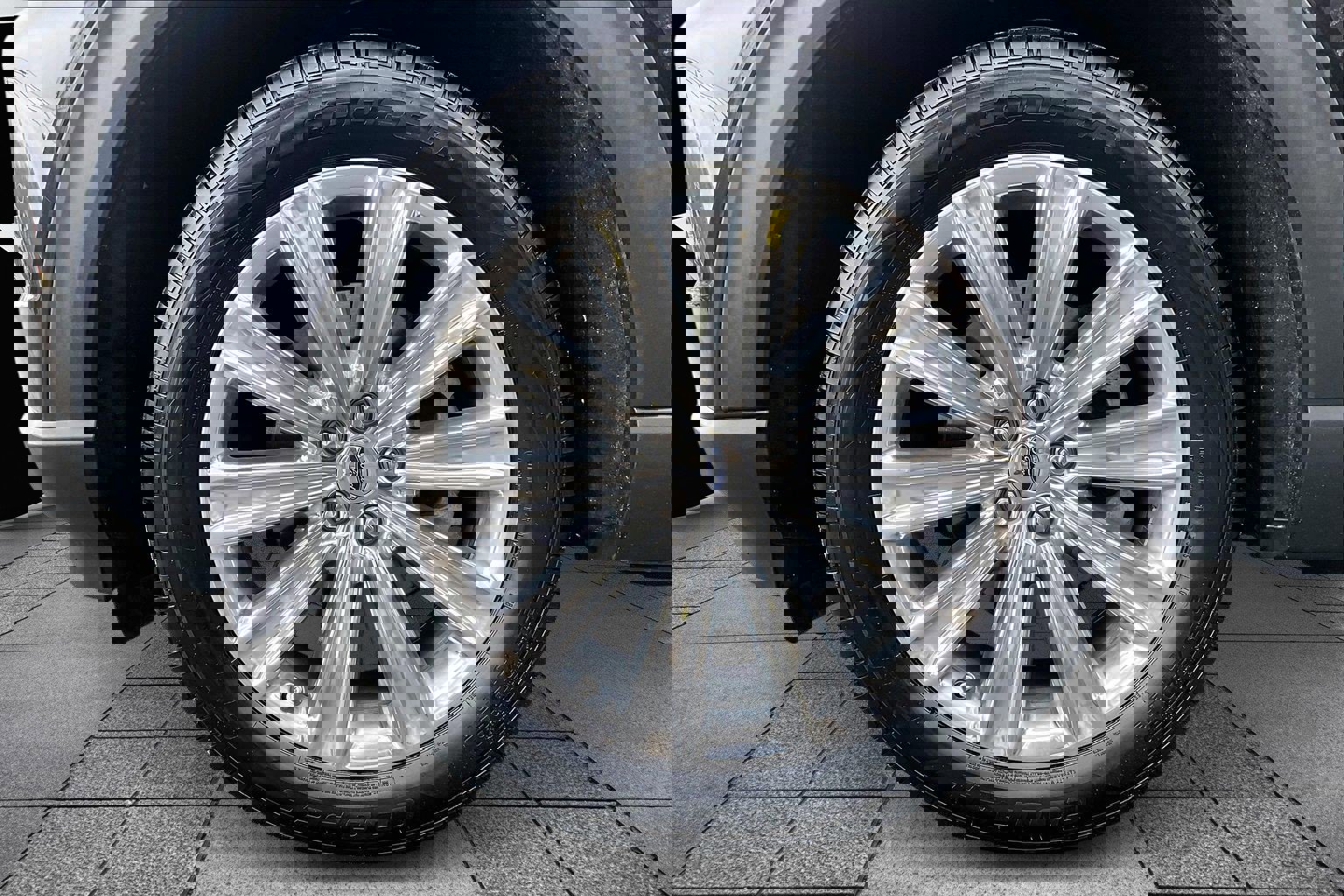 Certified 2022 Ford Explorer Limited w/ Equipment Group 301A image 10