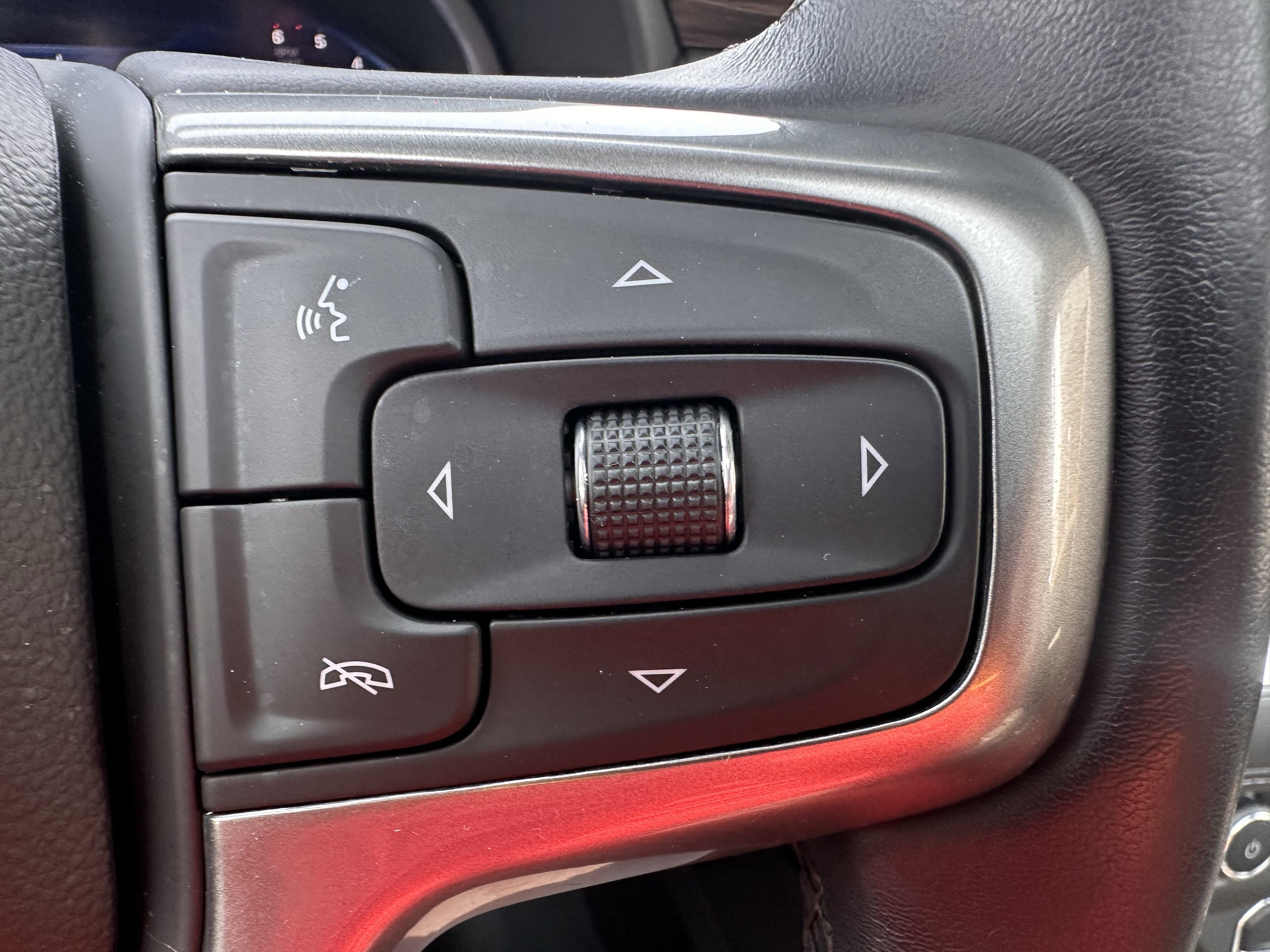 Used 2022 Chevrolet Tahoe LT w/ Luxury Package AWD/4WD image 22