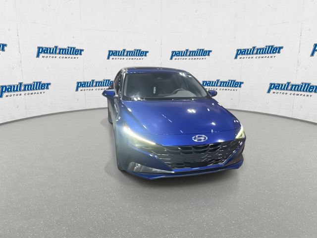 Used 2022 Hyundai Elantra SEL w/ Convenience + Premium Package FWD image 3