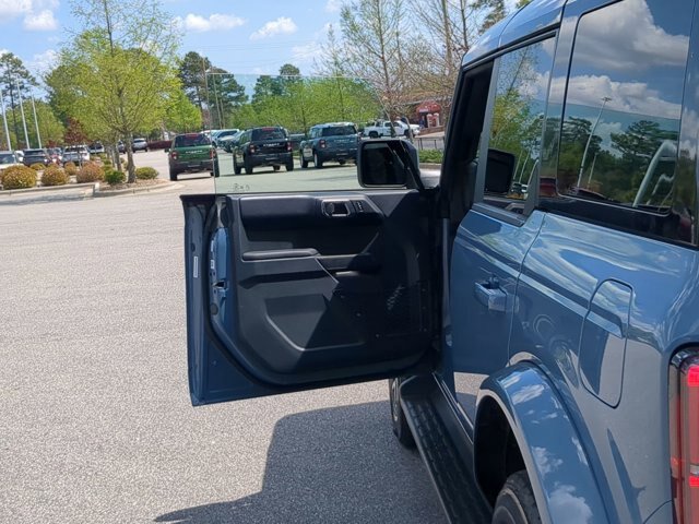Certified 2025 Ford Bronco Outer Banks AWD/4WD image 13