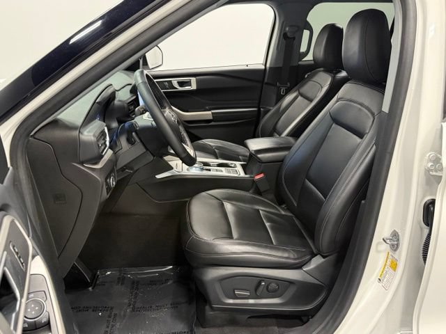 Certified 2023 Ford Explorer XLT w/ Equipment Group 202A RWD image 14
