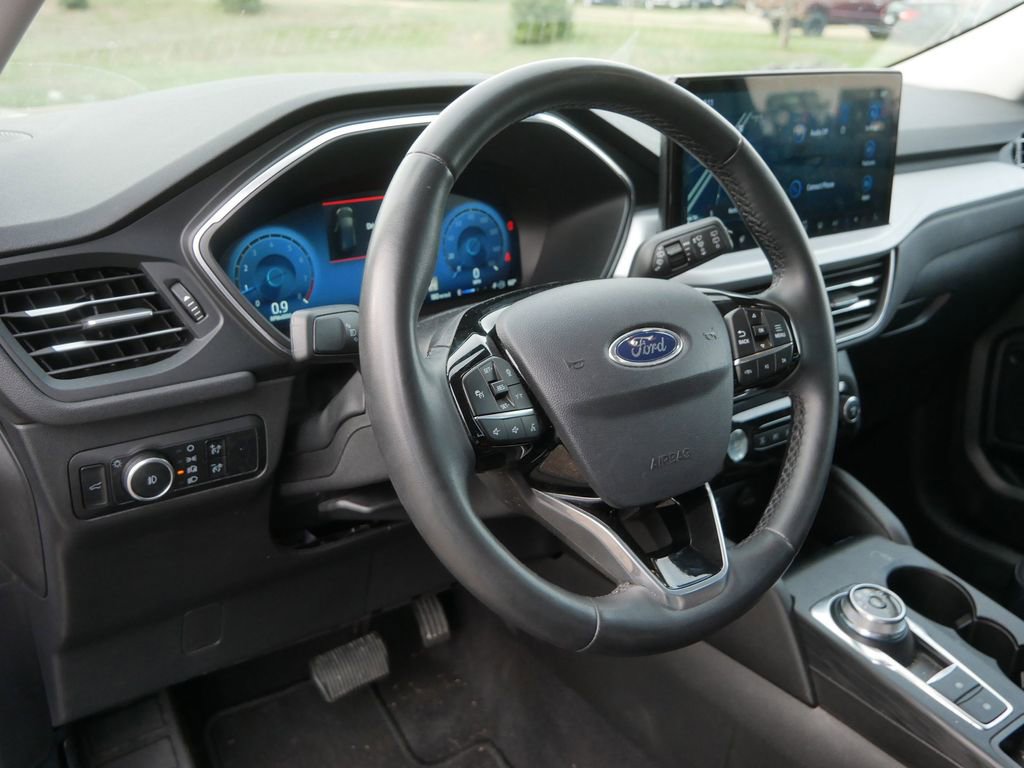 Certified 2024 Ford Escape Platinum AWD/4WD image 11