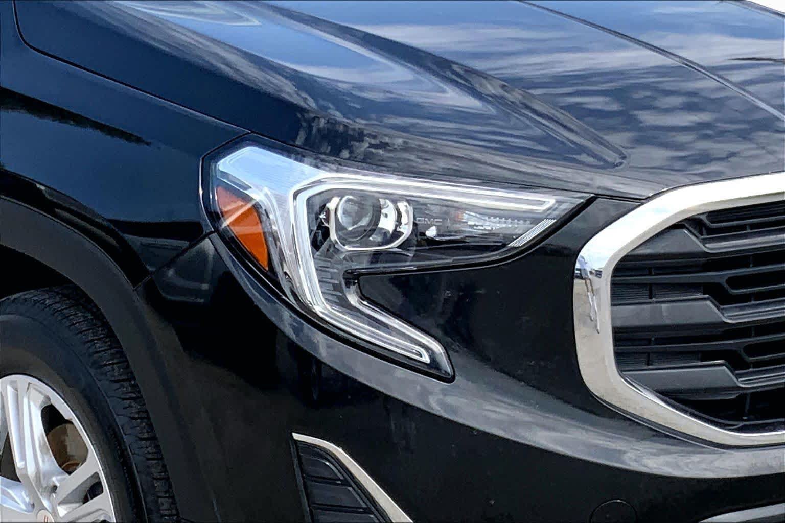 Used 2021 GMC Terrain SLE w/ Driver Convenience Package FWD image 24