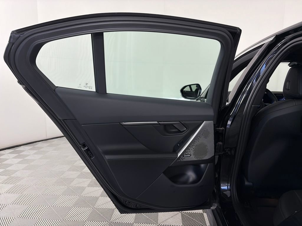 Used 2024 BMW 530i xDrive image 12