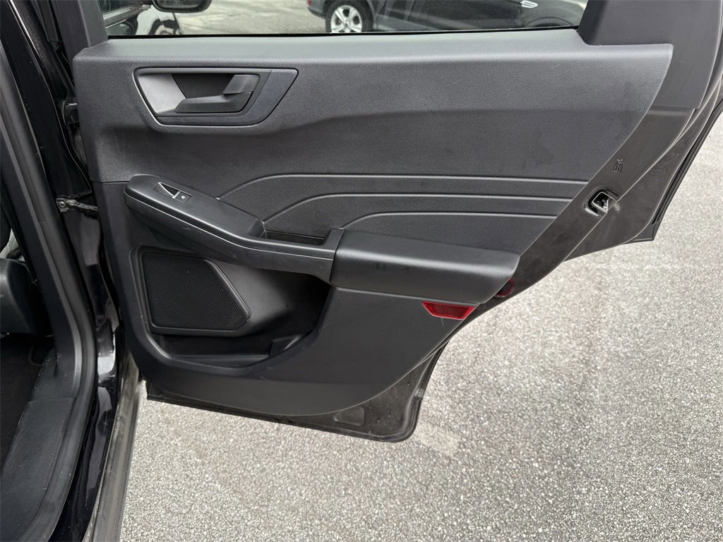 Certified 2022 Ford Escape SE w/ SE Sport Appearance Package image 33