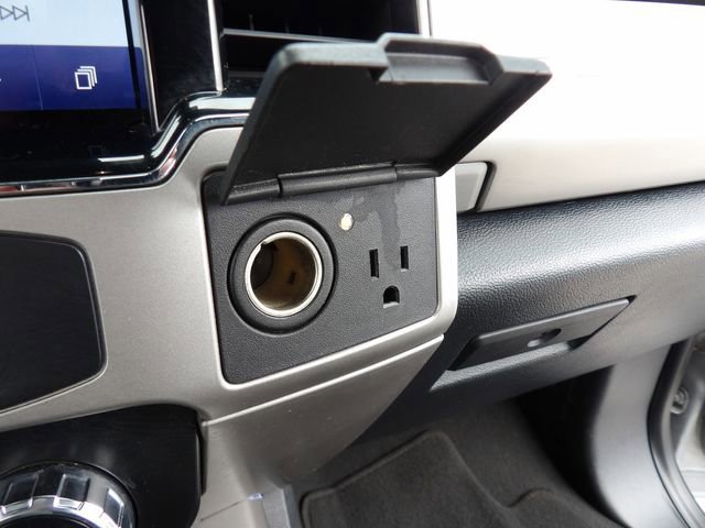 Certified 2022 Ford F250 Lariat w/ Lariat Value Package image 19