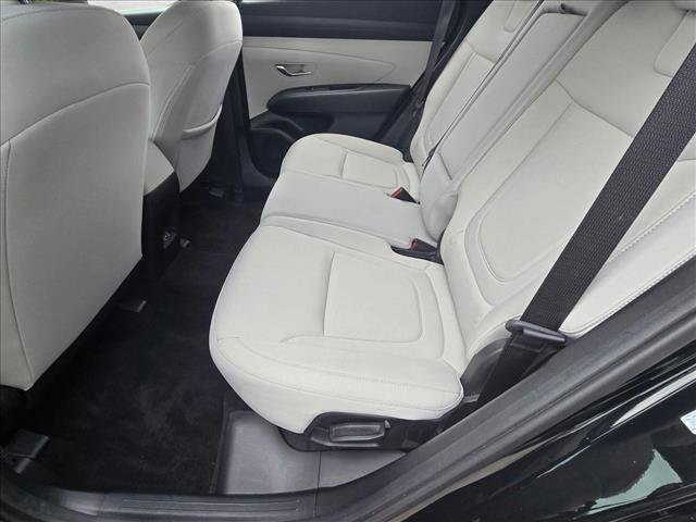 Used 2025 Hyundai Tucson SE AWD/4WD image 17